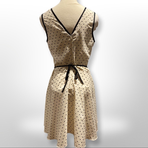 Beige polka dot sleeveless dress - Picture 2 of 3